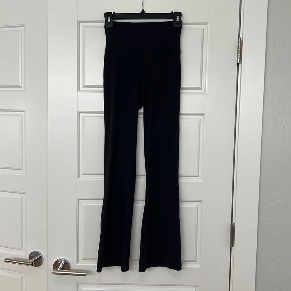Lululemon Groove pant size 2 black (good condition)